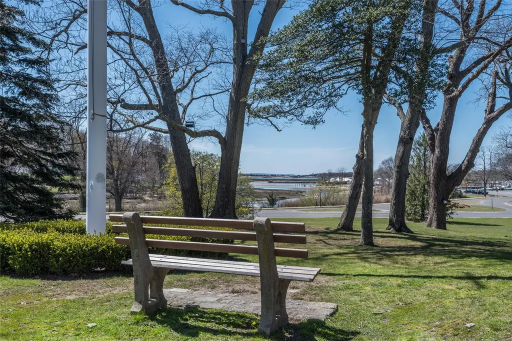 18 Botany Lane Stony Brook NY 11790