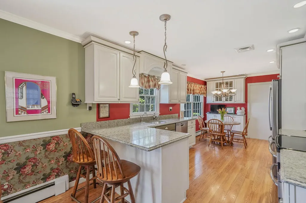 18 Botany Lane Stony Brook NY 11790
