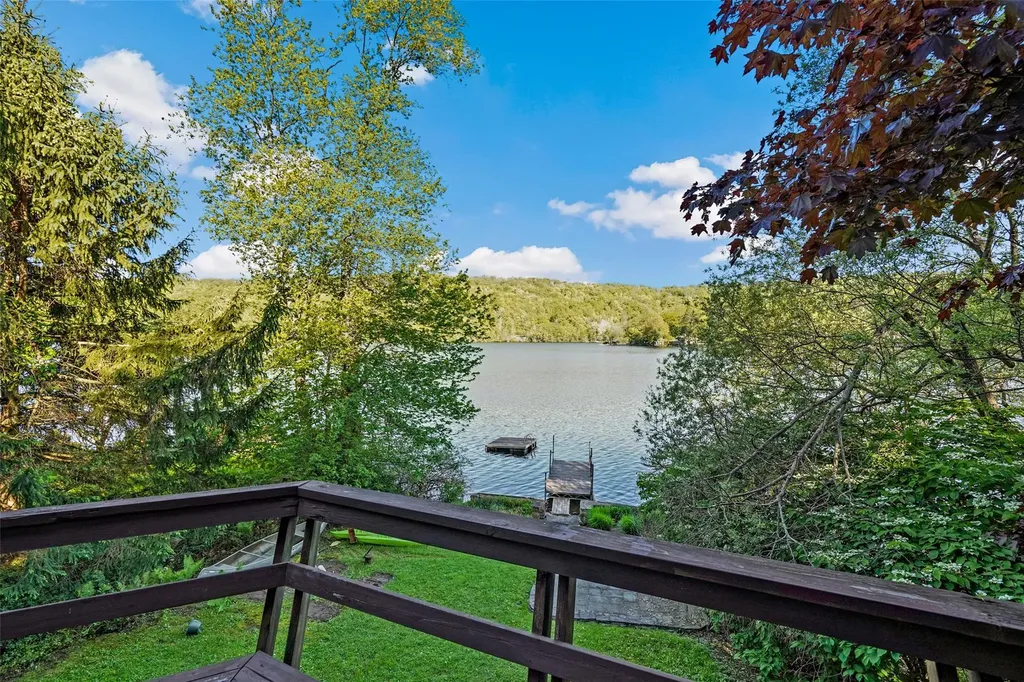 21 Chippewa Road Putnam Valley NY 10579