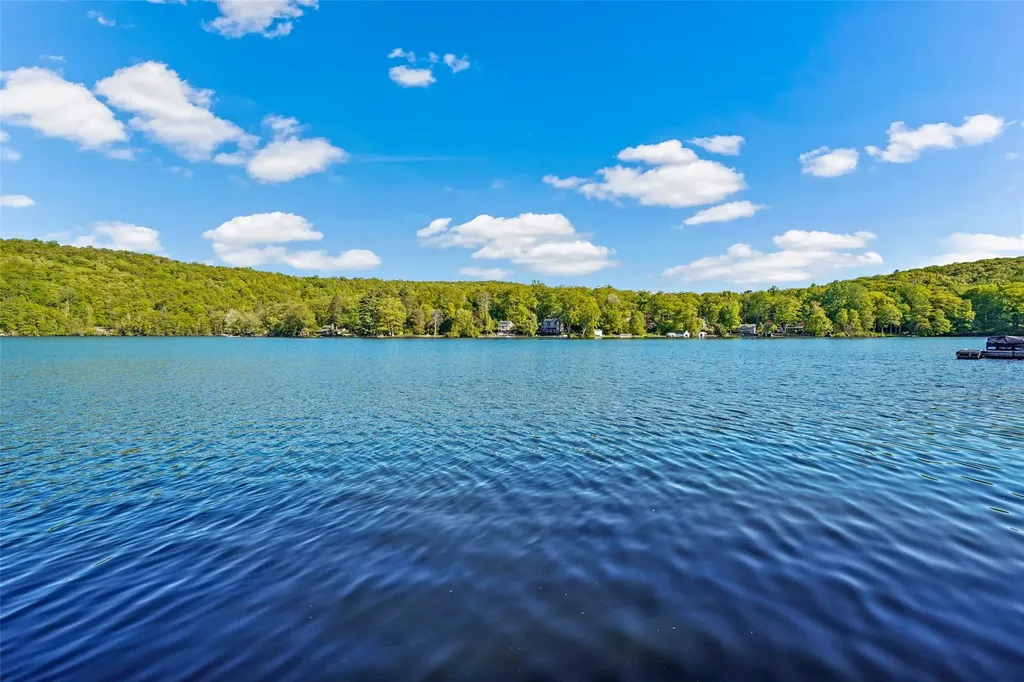 21 Chippewa Road Putnam Valley NY 10579