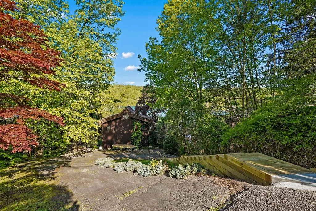 21 Chippewa Road Putnam Valley NY 10579