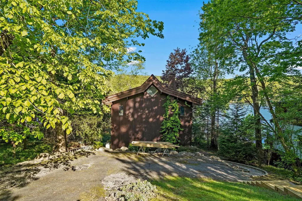 21 Chippewa Road Putnam Valley NY 10579