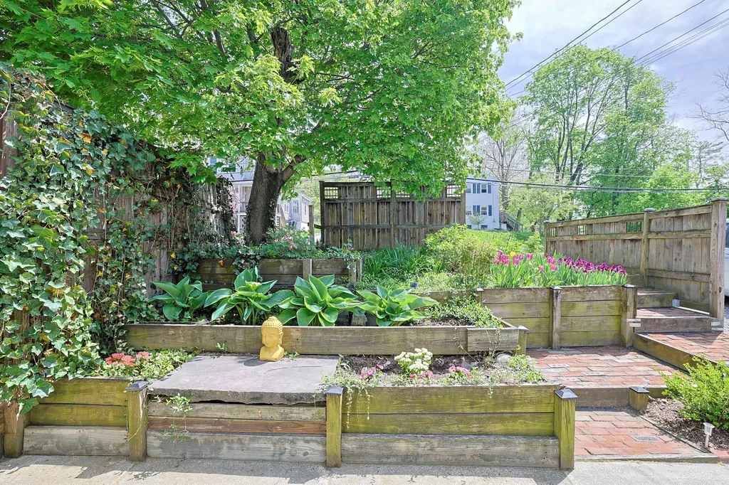 158 N Clinton Street Poughkeepsie NY 12601