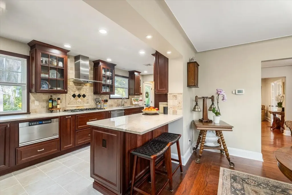 335 Heathcote Road Scarsdale NY 10583