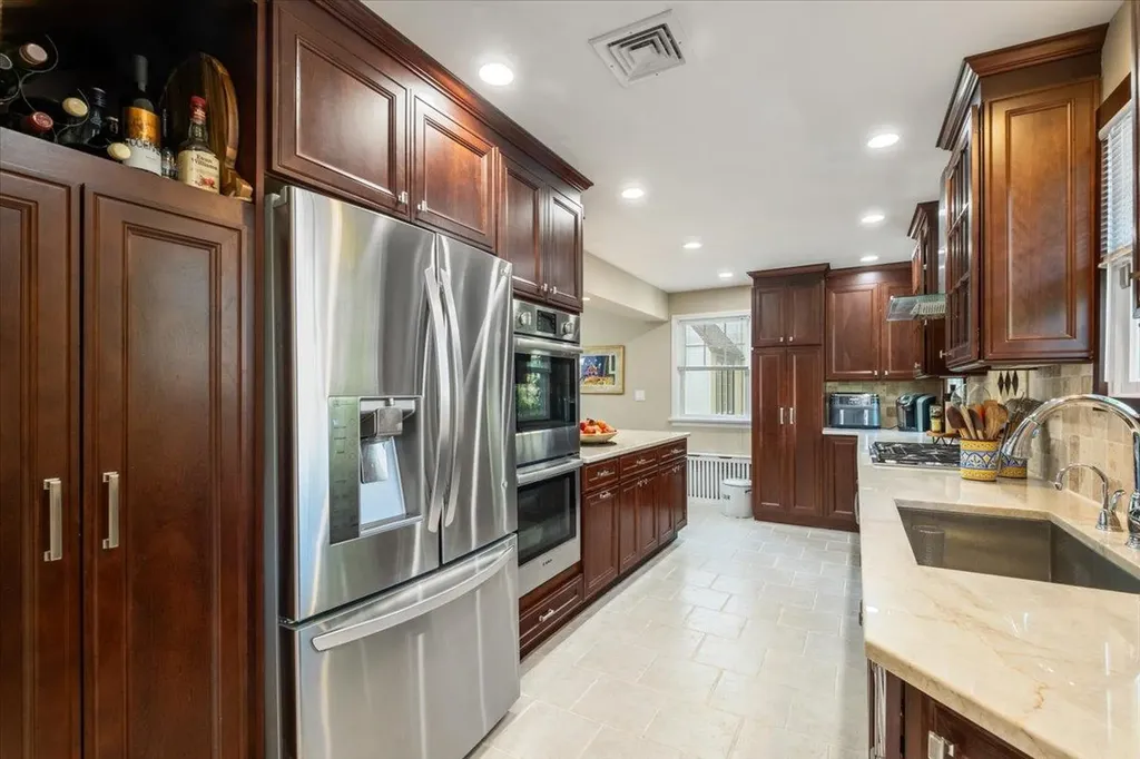 335 Heathcote Road Scarsdale NY 10583