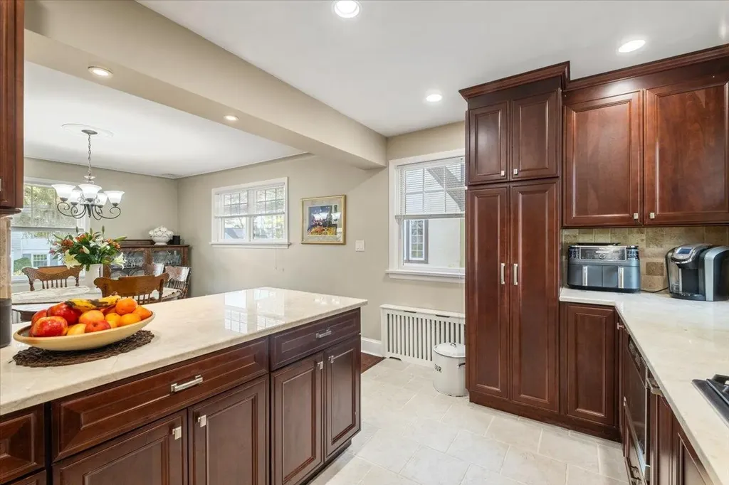 335 Heathcote Road Scarsdale NY 10583