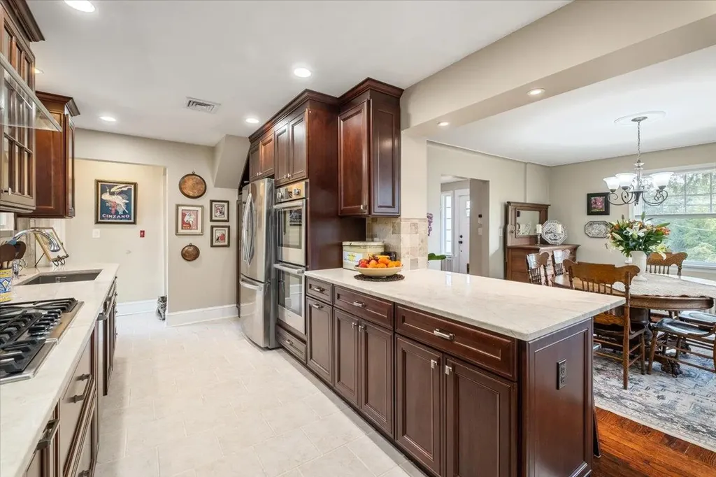 335 Heathcote Road Scarsdale NY 10583