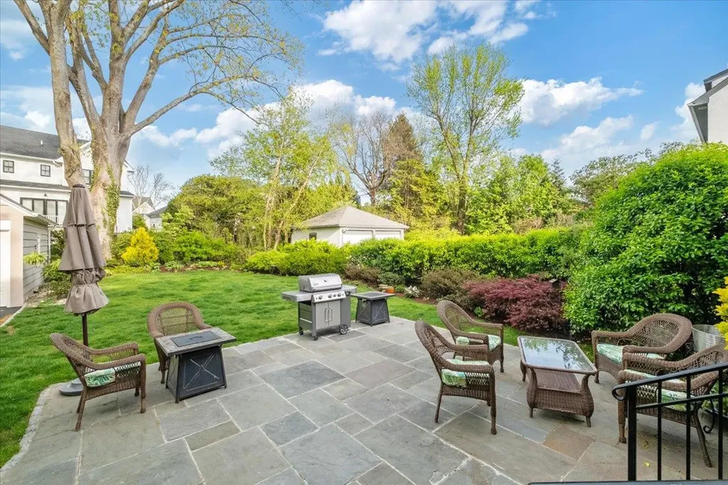 335 Heathcote Road Scarsdale NY 10583