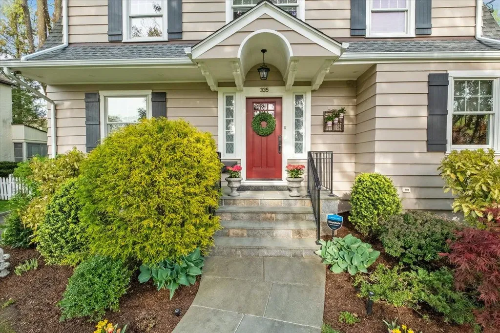 335 Heathcote Road Scarsdale NY 10583