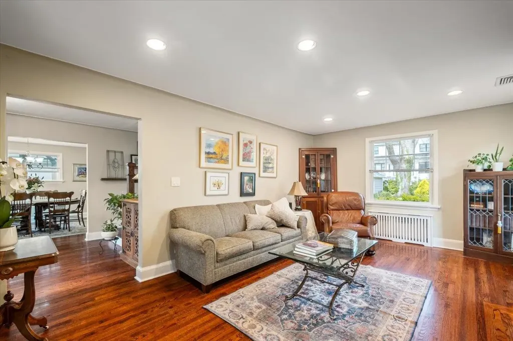 335 Heathcote Road Scarsdale NY 10583