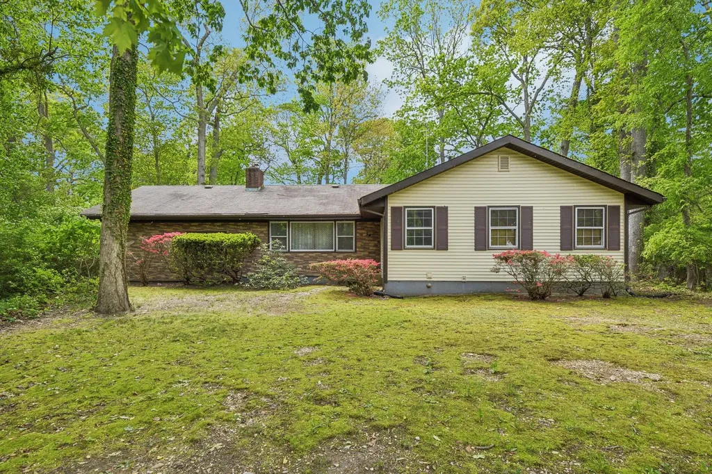 54 Cedar Street Stony Brook NY 11790