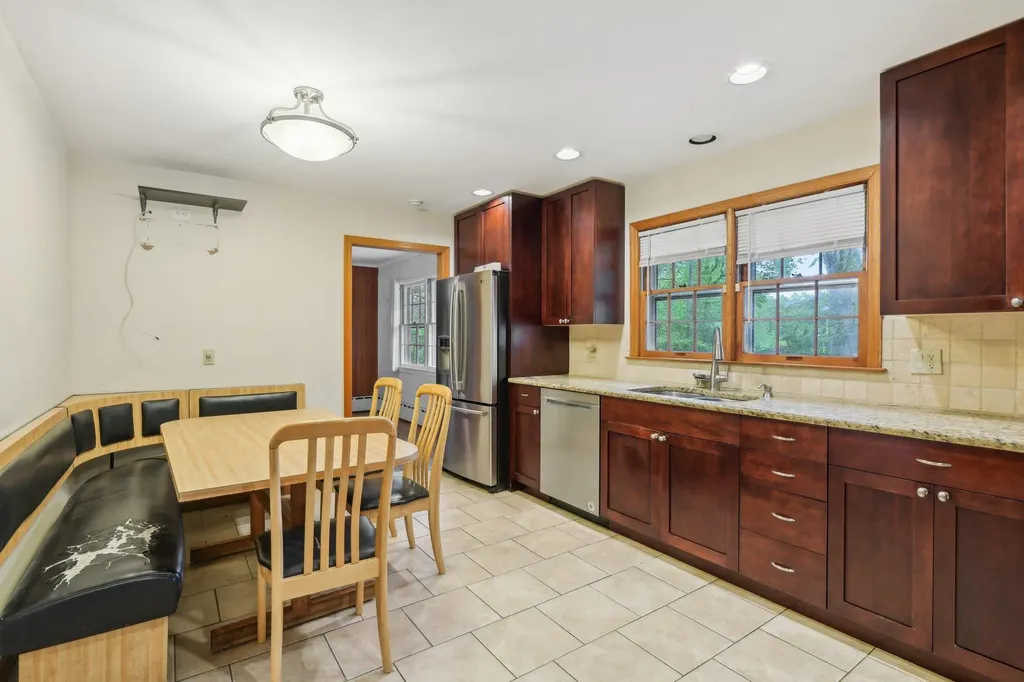 54 Cedar Street Stony Brook NY 11790