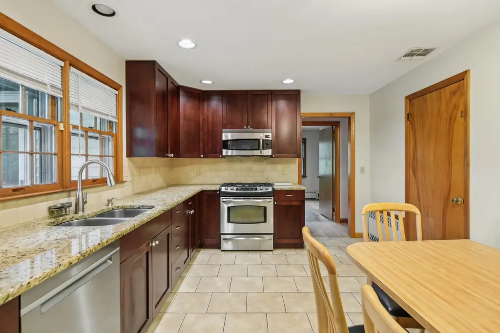 54 Cedar Street Stony Brook NY 11790