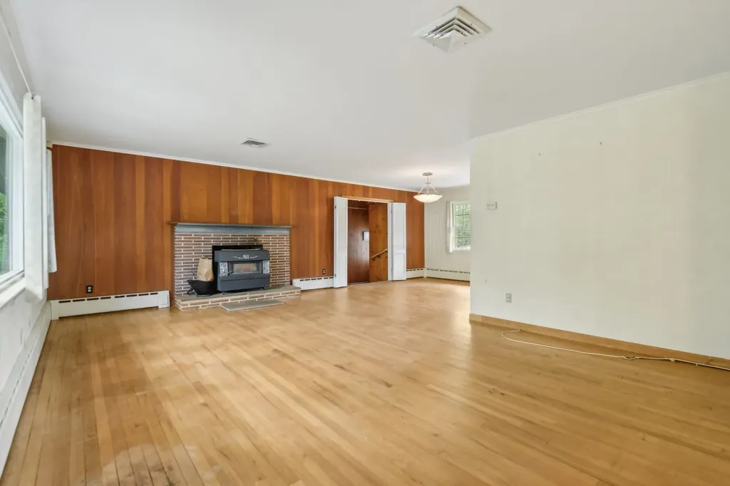 54 Cedar Street Stony Brook NY 11790