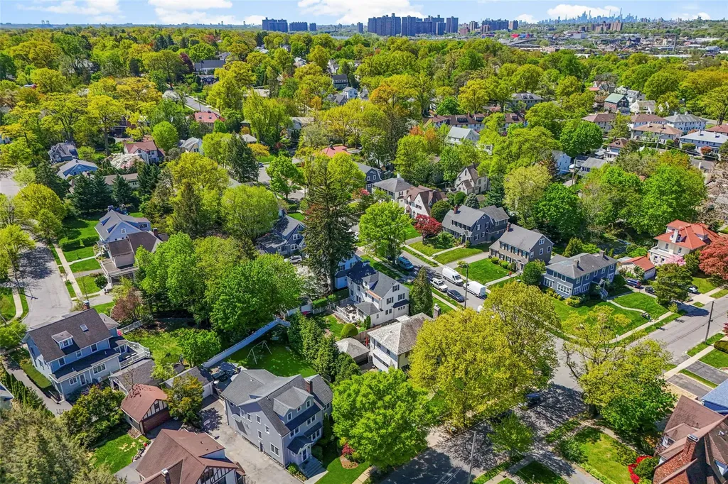 106 Reed Avenue Pelham NY 10803