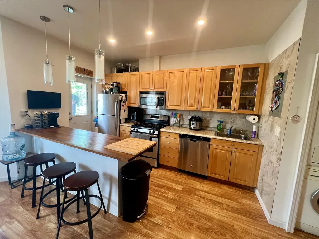 6003 69th Avenue Ridgewood NY 11385