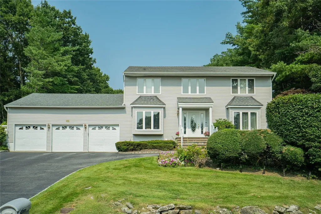 1 Stonehurst Lane Dix Hills NY 11746
