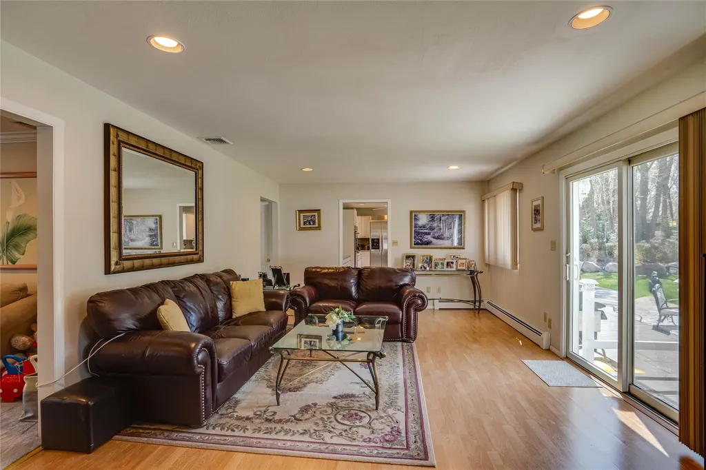 1 Stonehurst Lane Dix Hills NY 11746