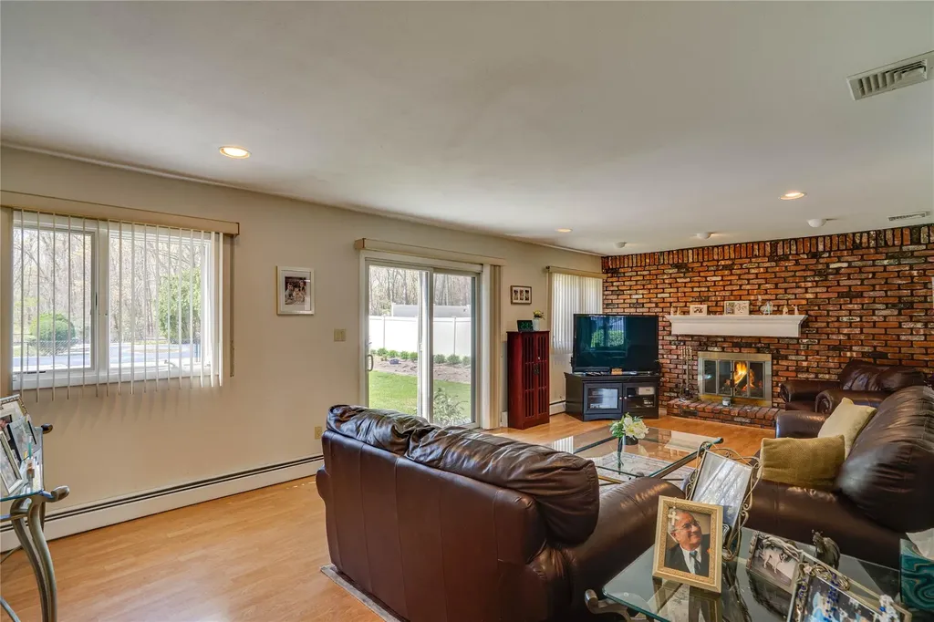 1 Stonehurst Lane Dix Hills NY 11746