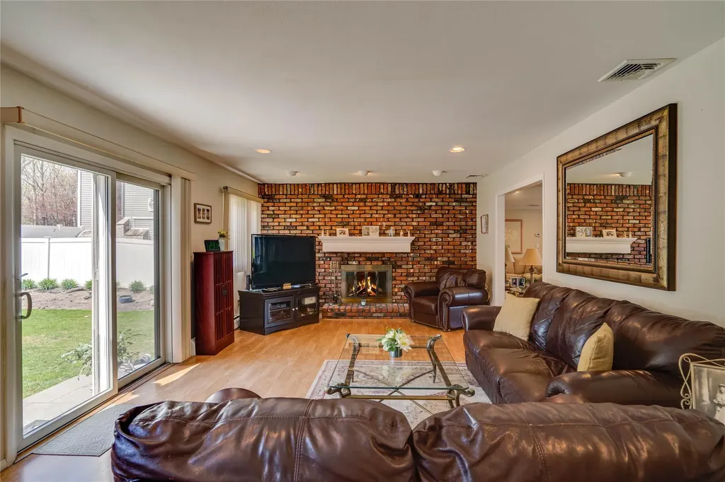 1 Stonehurst Lane Dix Hills NY 11746