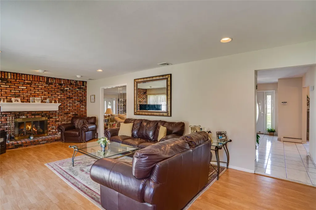 1 Stonehurst Lane Dix Hills NY 11746