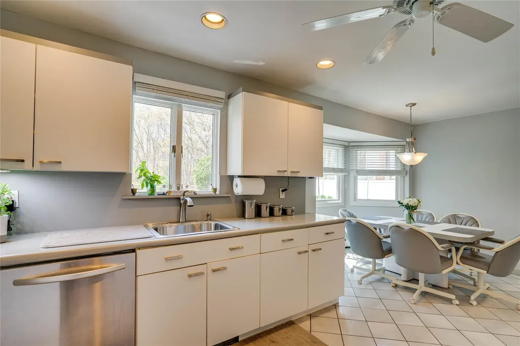 1 Stonehurst Lane Dix Hills NY 11746