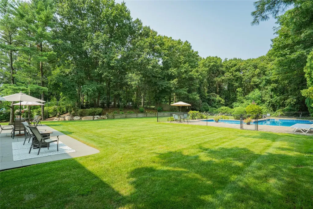 1 Stonehurst Lane Dix Hills NY 11746