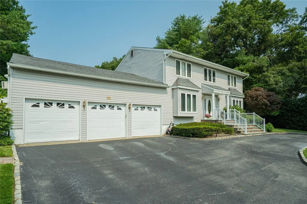 1 Stonehurst Lane Dix Hills NY 11746