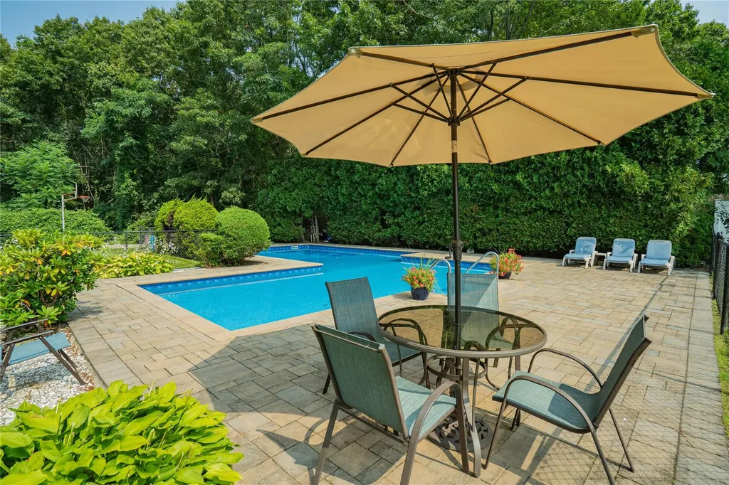 1 Stonehurst Lane Dix Hills NY 11746