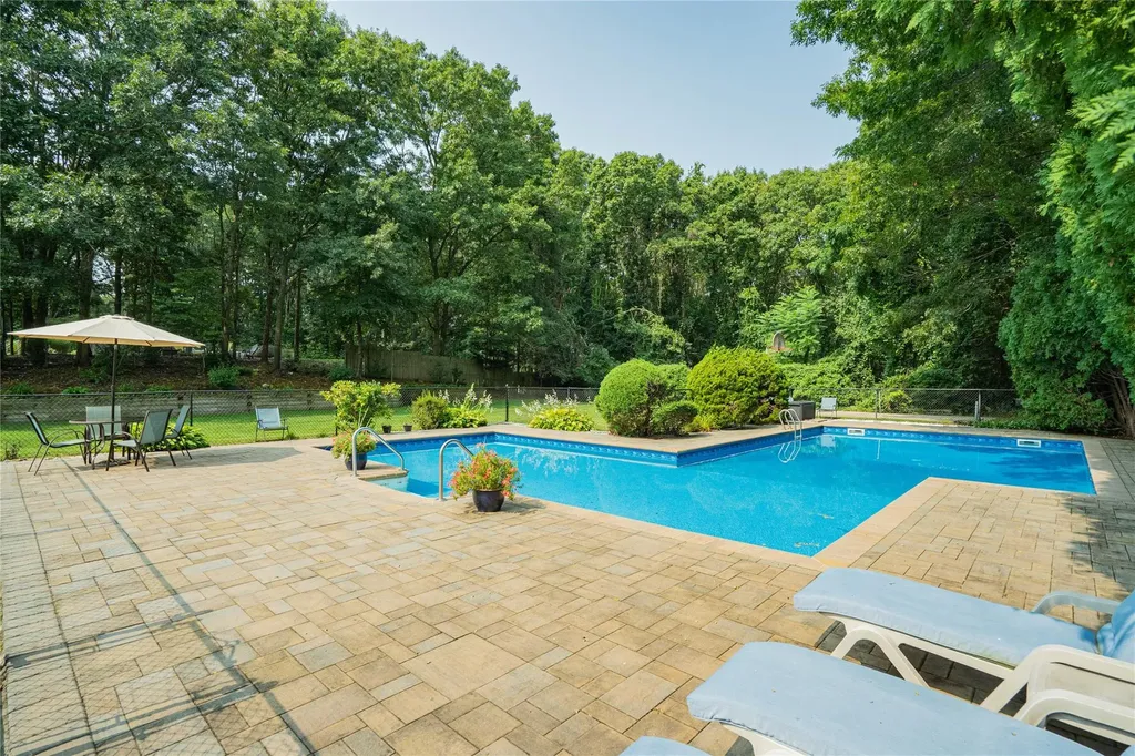 1 Stonehurst Lane Dix Hills NY 11746
