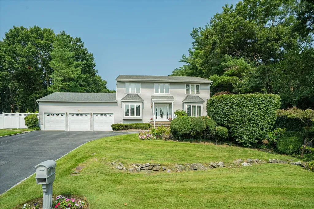 1 Stonehurst Lane Dix Hills NY 11746