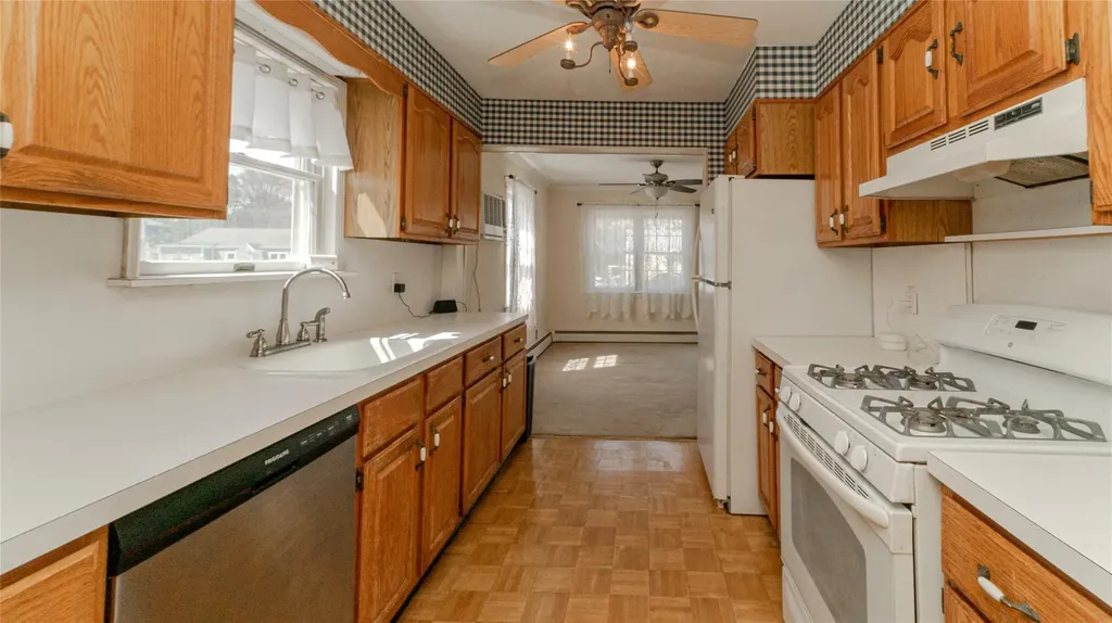 96 17th Street West Babylon NY 11704