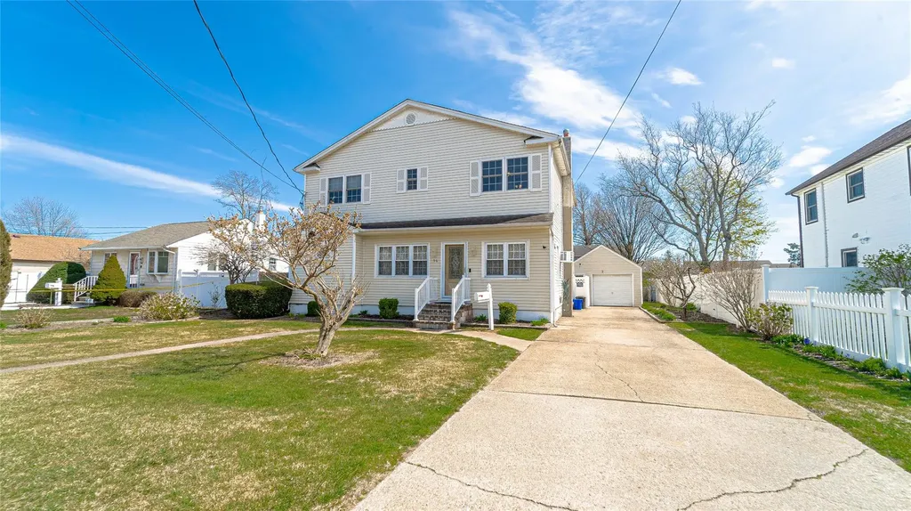 96 17th Street West Babylon NY 11704