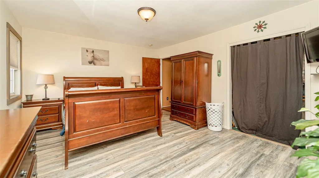 96 17th Street West Babylon NY 11704