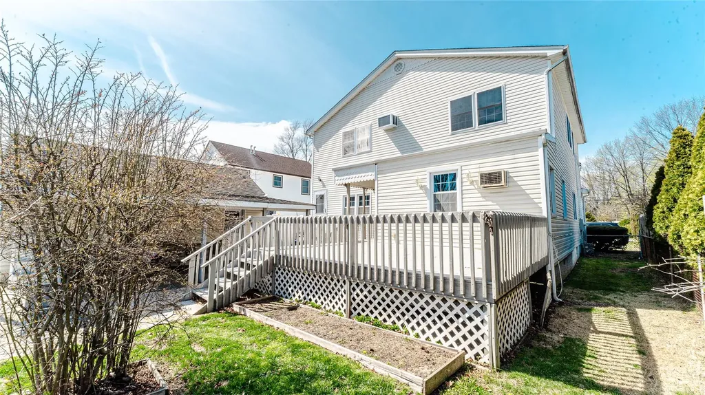 96 17th Street West Babylon NY 11704
