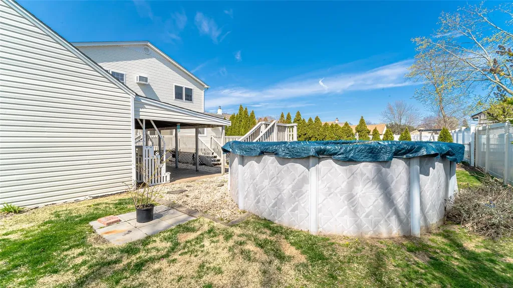96 17th Street West Babylon NY 11704