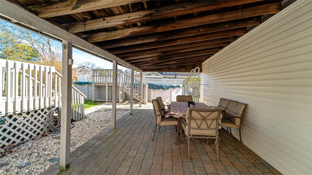 96 17th Street West Babylon NY 11704