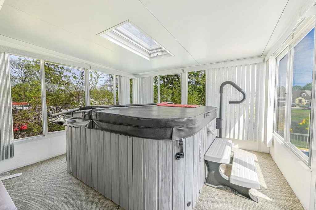 39 Primrose Lane Roosevelt NY 11575