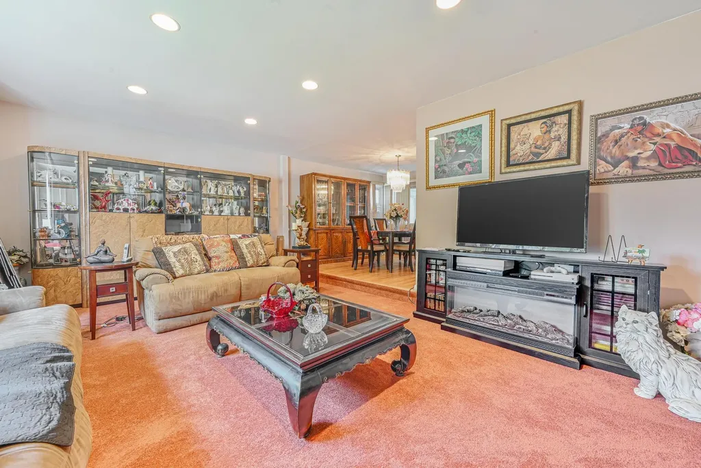 39 Primrose Lane Roosevelt NY 11575