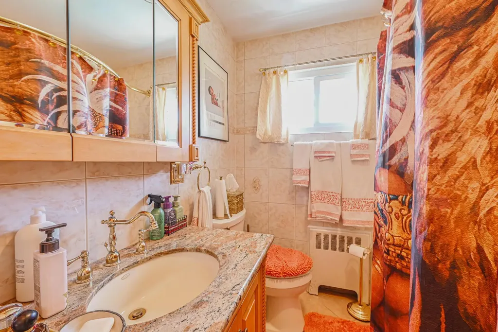 39 Primrose Lane Roosevelt NY 11575