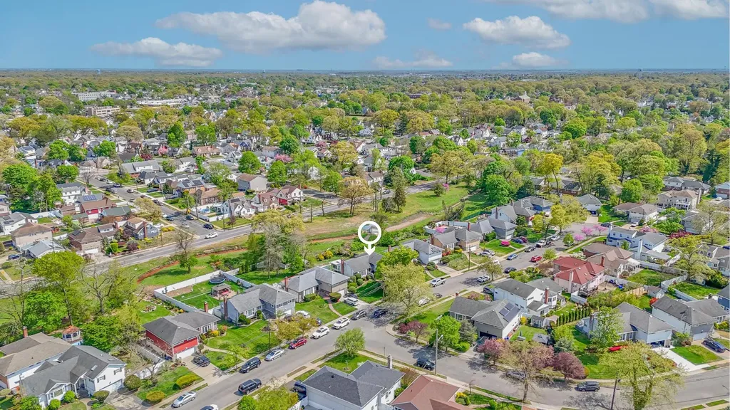 39 Primrose Lane Roosevelt NY 11575