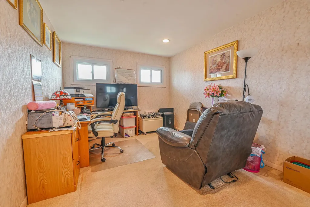 39 Primrose Lane Roosevelt NY 11575