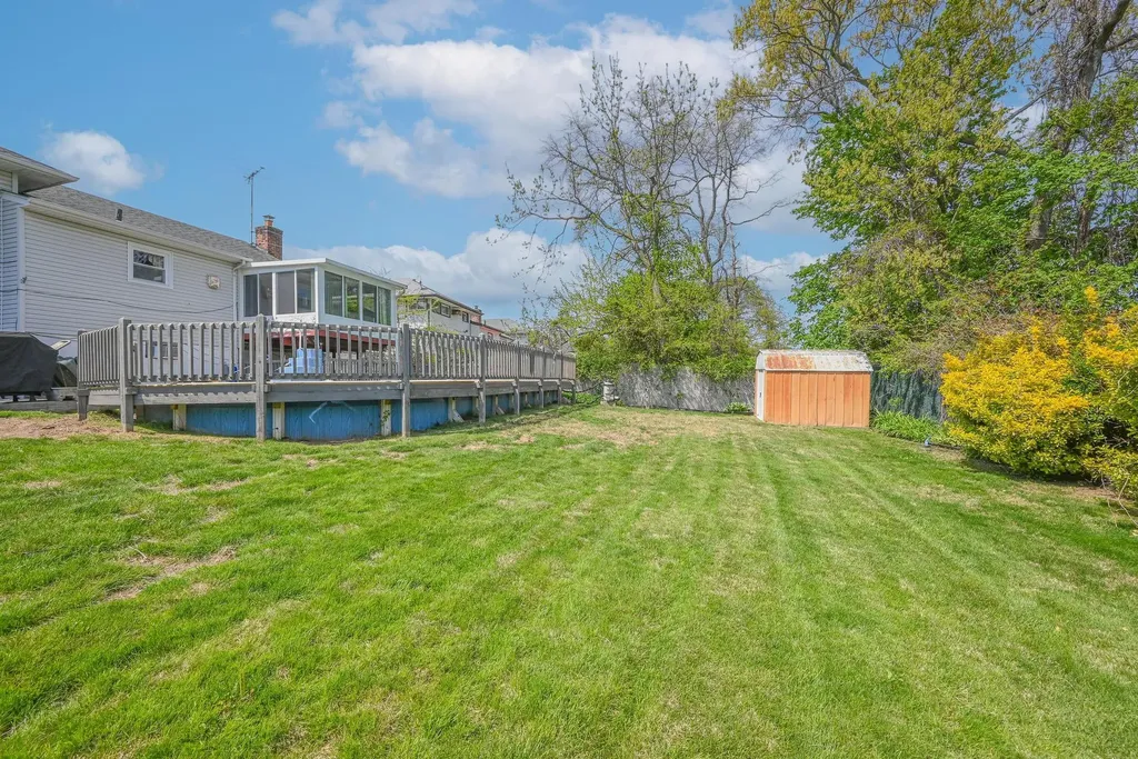 39 Primrose Lane Roosevelt NY 11575