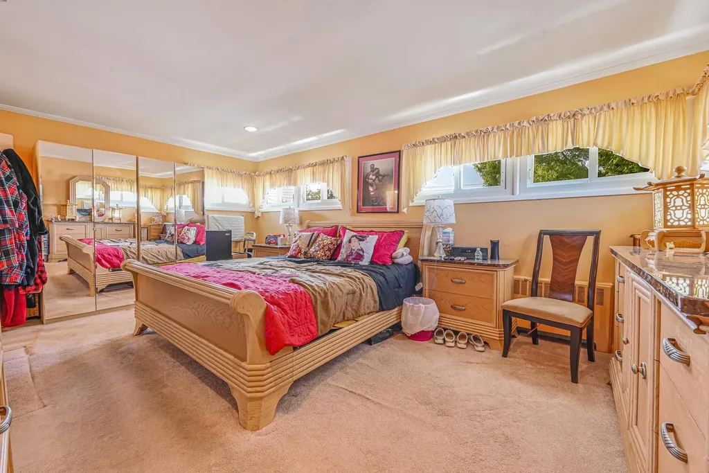 39 Primrose Lane Roosevelt NY 11575