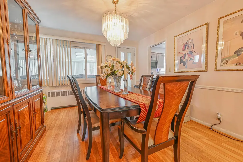 39 Primrose Lane Roosevelt NY 11575
