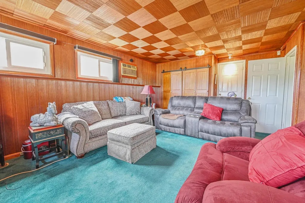 39 Primrose Lane Roosevelt NY 11575