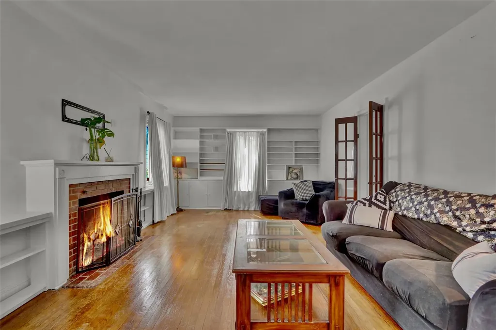 255 Ocean Avenue Malverne NY 11565