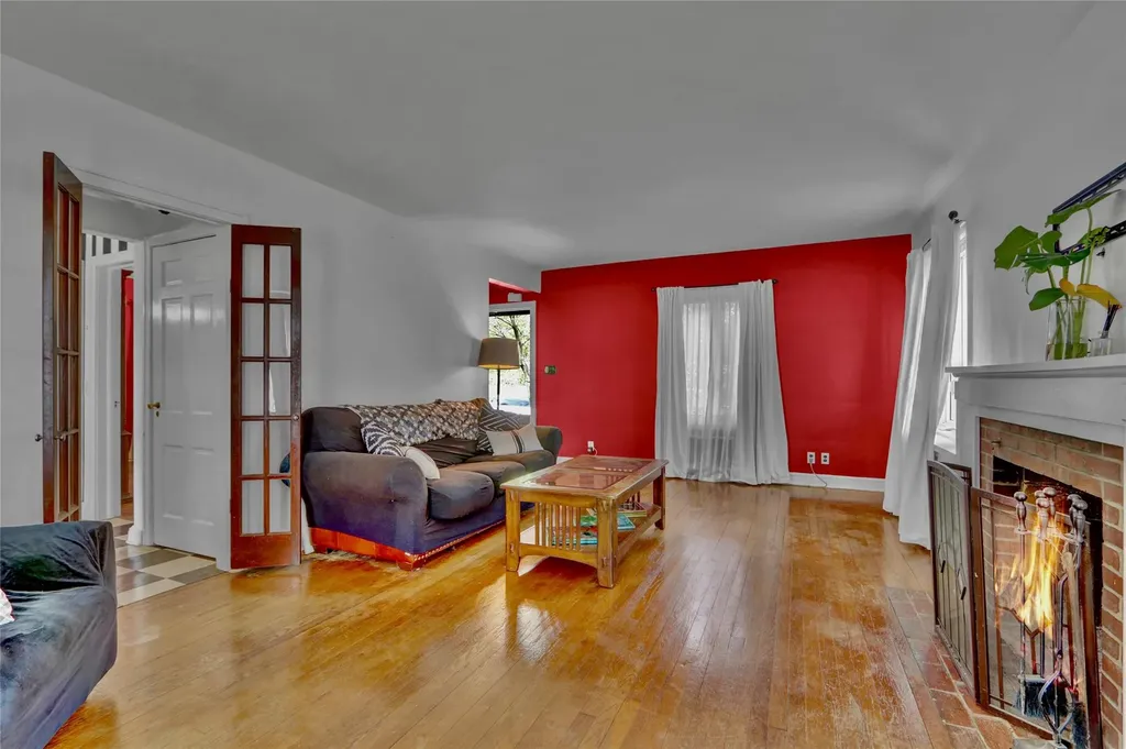 255 Ocean Avenue Malverne NY 11565