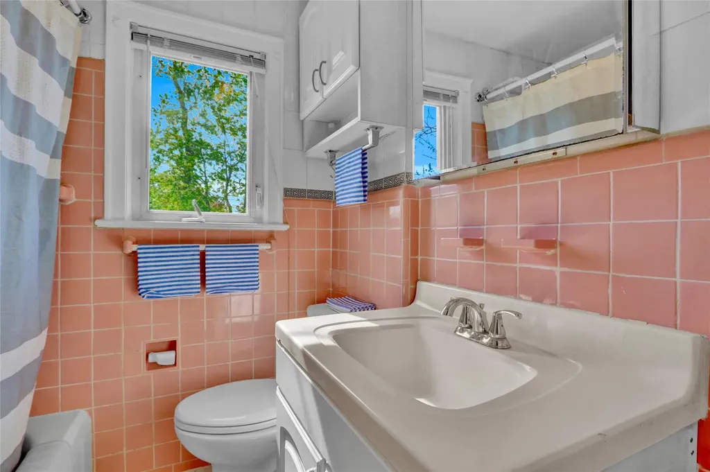 255 Ocean Avenue Malverne NY 11565