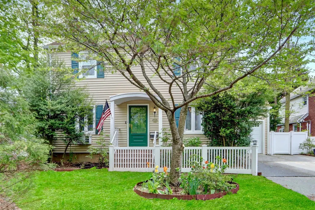 255 Ocean Avenue Malverne NY 11565